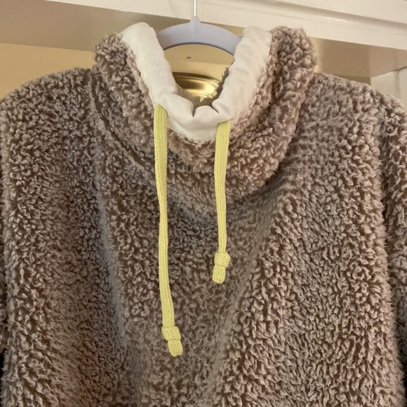 Free People pullover - Picture 2 of 4